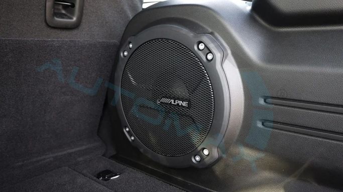 Новый Jeep Wrangler IV (JL) Рестайлинг, 6.4 л, 2025 в Дубае от Auto Max Group Серебристый цвет. GCC | AUTO.AE