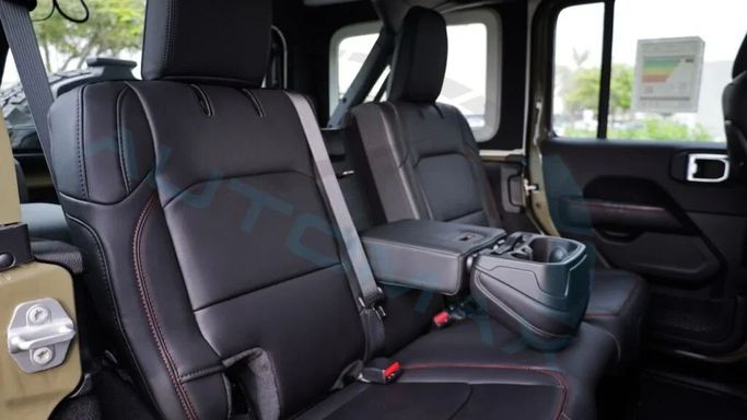 Новый Jeep Wrangler IV (JL) Рестайлинг, 2.0 л, 2025 в Дубае от Auto Max Group Другой цвет цвет. GCC | AUTO.AE