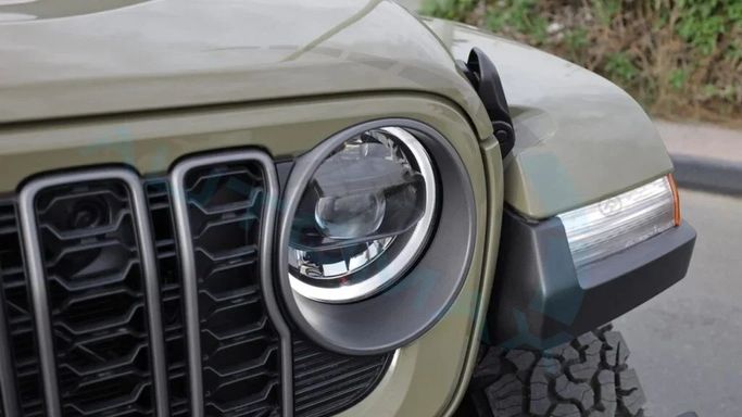 Новый Jeep Wrangler IV (JL) Рестайлинг, 2.0 л, 2025 в Дубае от Auto Max Group Другой цвет цвет. GCC | AUTO.AE