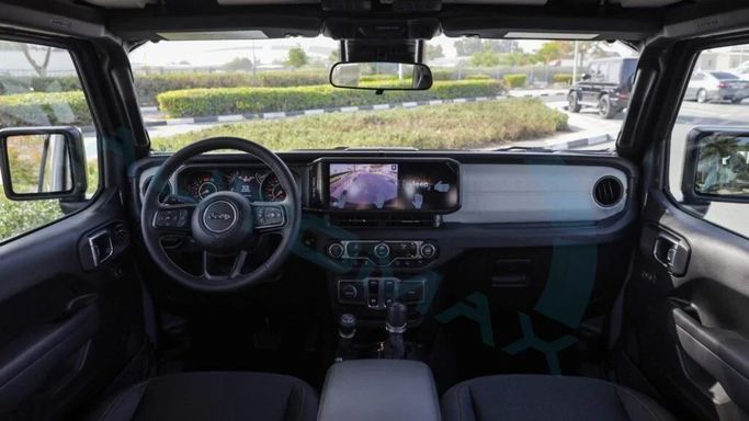 Новый Jeep Wrangler IV (JL) Рестайлинг, 2.0 л, 2025 в Дубае от Auto Max Group Серый цвет. GCC | AUTO.AE
