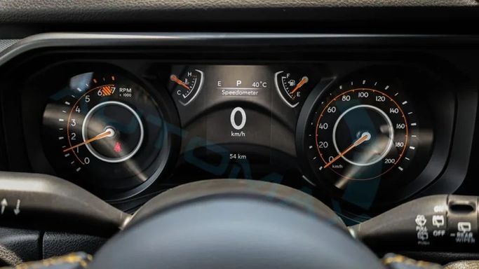 Новый Jeep Wrangler IV (JL) Рестайлинг, 2.0 л, 2025 в Дубае от Auto Max Group Серый цвет. GCC | AUTO.AE