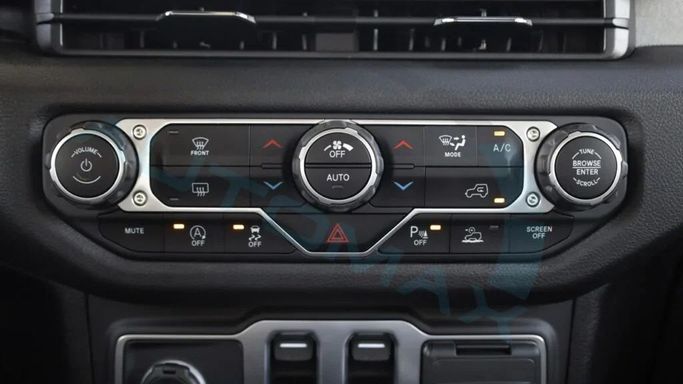 Новый Jeep Wrangler IV (JL) Рестайлинг, 2.0 л, 2025 в Дубае от Auto Max Group Серый цвет. GCC | AUTO.AE
