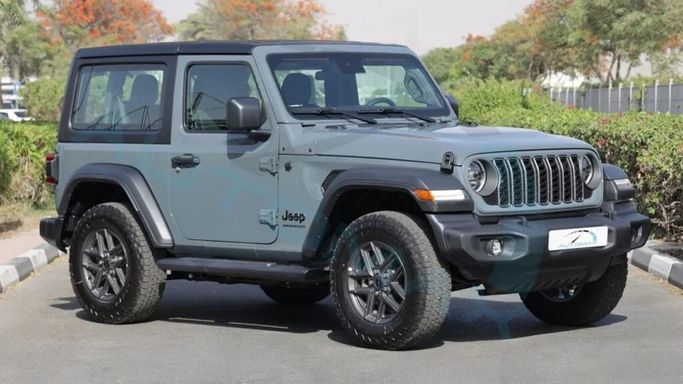 Новый Jeep Wrangler IV (JL) Рестайлинг, 2.0 л, 2025 в Дубае от Auto Max Group Серый цвет. GCC | AUTO.AE