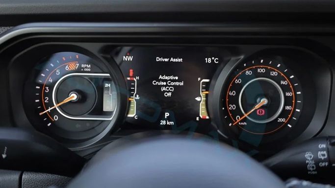 Новый Jeep Wrangler IV (JL) Рестайлинг, 2.0 л, 2025 в Дубае от Auto Max Group Серый цвет. GCC | AUTO.AE