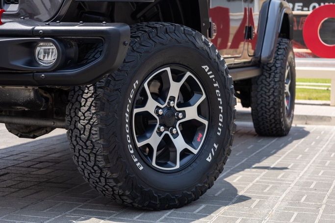 Used Jeep Wrangler IV (JL), 3.6 l, 2021 in Dubai by Linda Cars, Grey color. GCC Specs | AUTO.AE