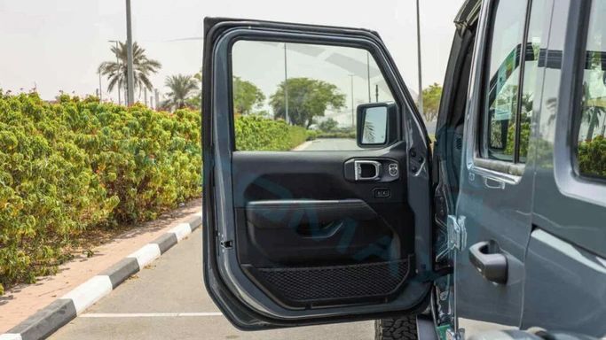 New Jeep Wrangler IV (JL) Facelift, 6.4 l, 2024 in Dubai by Auto Max Group, Other Color color. GCC Specs | AUTO.AE