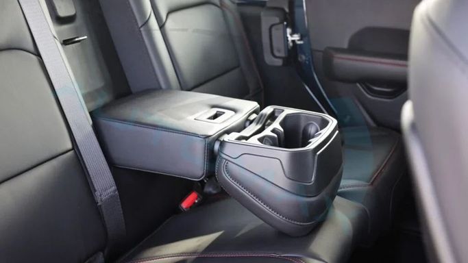 Новый Jeep Wrangler IV (JL) Рестайлинг, 2.0 л, 2025 в Дубае от Auto Max Group Голубой цвет. GCC | AUTO.AE