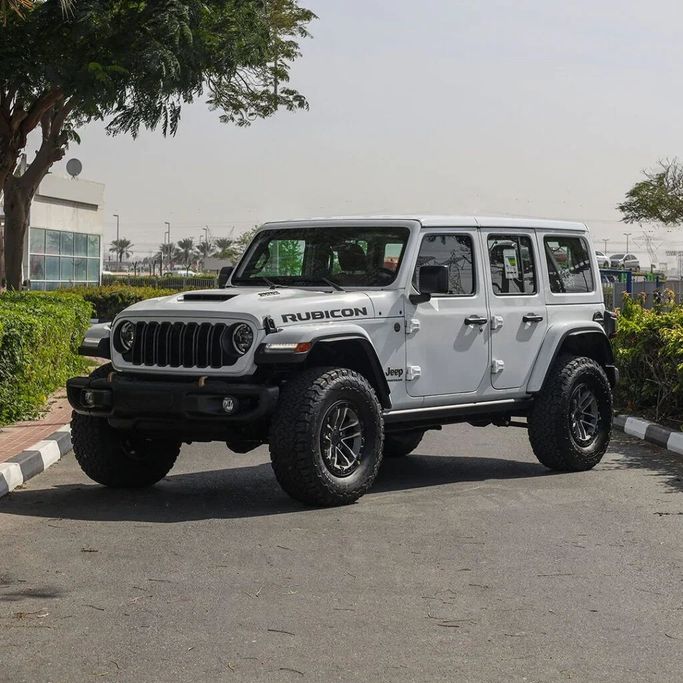Новый Jeep Wrangler IV (JL) Рестайлинг, 6.4 л, 2024 в Дубае от Auto Max Group Белый цвет. GCC | AUTO.AE