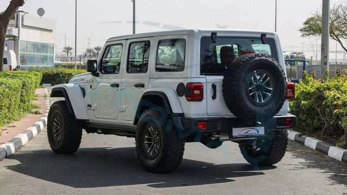 Новый Jeep Wrangler IV (JL) Рестайлинг, 6.4 л, 2024 в Дубае от Auto Max Group Белый цвет. GCC | AUTO.AE