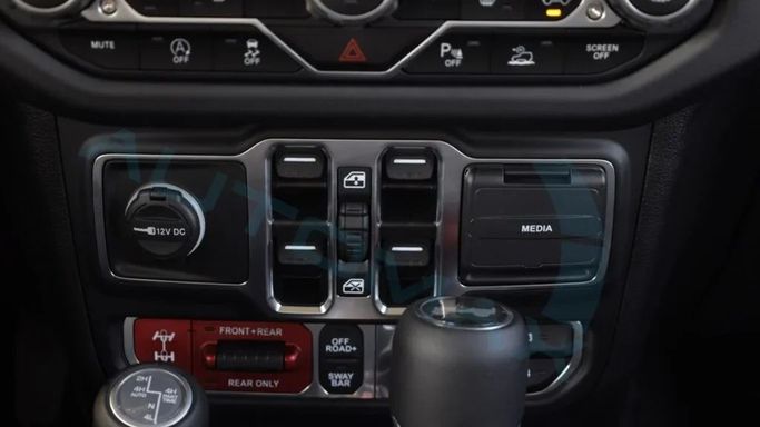 Новый Jeep Wrangler IV (JL) Рестайлинг, 2.0 л, 2025 в Дубае от Auto Max Group Другой цвет цвет. GCC | AUTO.AE