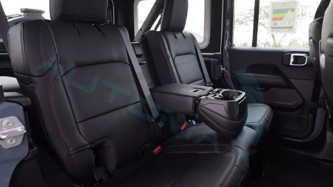Новый Jeep Wrangler IV (JL) Рестайлинг, 2.0 л, 2025 в Дубае от Auto Max Group Другой цвет цвет. GCC | AUTO.AE