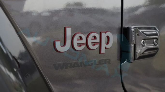 New Jeep Wrangler IV (JL) Facelift, 2.0 l, 2025 in Dubai by Auto Max Group, Other Color color. GCC Specs | AUTO.AE