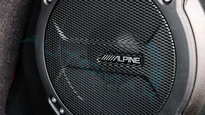 Новый Jeep Wrangler IV (JL) Рестайлинг, 2.0 л, 2025 в Дубае от Auto Max Group Белый цвет. GCC | AUTO.AE