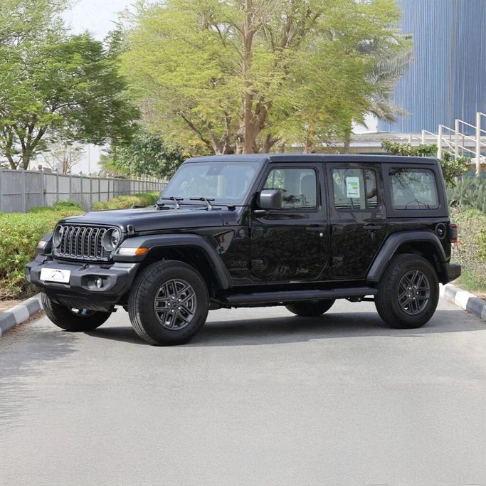 Новый Jeep Wrangler IV (JL) Рестайлинг, 2.0 л, 2025 в Дубае от Auto Max Group Черный цвет. GCC | AUTO.AE