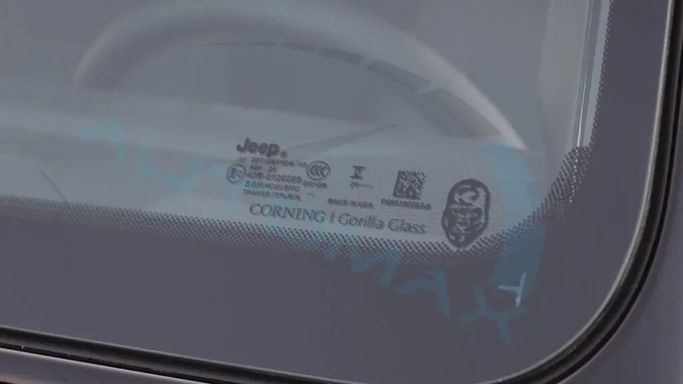 Новый Jeep Wrangler IV (JL) Рестайлинг, 2.0 л, 2025 в Дубае от Auto Max Group Черный цвет. GCC | AUTO.AE