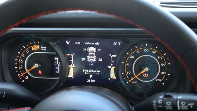 Новый Jeep Wrangler IV (JL) Рестайлинг, 2.0 л, 2025 в Дубае от Auto Max Group Белый цвет. GCC | AUTO.AE