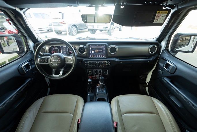 Used Jeep Wrangler III (JK), 3.6 l, 2018 in Dubai by Linda Cars, White color. GCC Specs | AUTO.AE