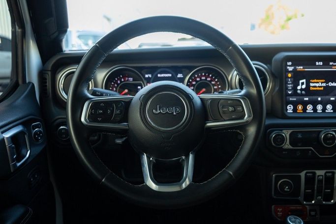 Used Jeep Wrangler III (JK), 3.6 l, 2018 in Dubai by Linda Cars, White color. GCC Specs | AUTO.AE