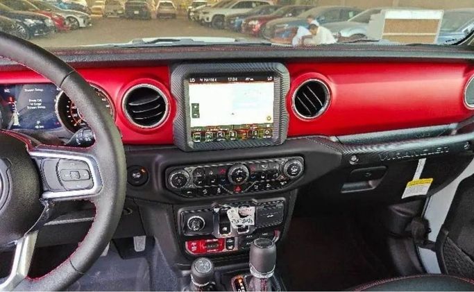 Новый Jeep Wrangler IV (JL) Рестайлинг, 3.6 л, 2023 в Дубае от Mohamed Hakim Motors Синий цвет. GCC | AUTO.AE