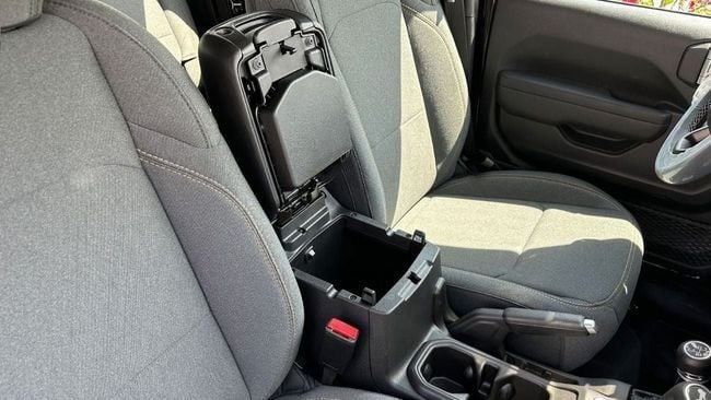 New Jeep Wrangler IV (JL) Facelift, 2.0 l, 2025 in Dubai by Falcons GT Motors FZCO, Black color. GCC Specs | AUTO.AE