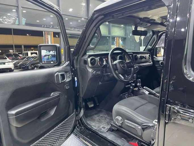 Подержанный Jeep Wrangler IV (JL), 3.6 л, 2021 в Дубае от Carbon Cars Черный цвет. GCC | AUTO.AE