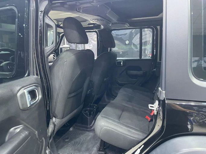 Подержанный Jeep Wrangler IV (JL), 3.6 л, 2021 в Дубае от Carbon Cars Черный цвет. GCC | AUTO.AE