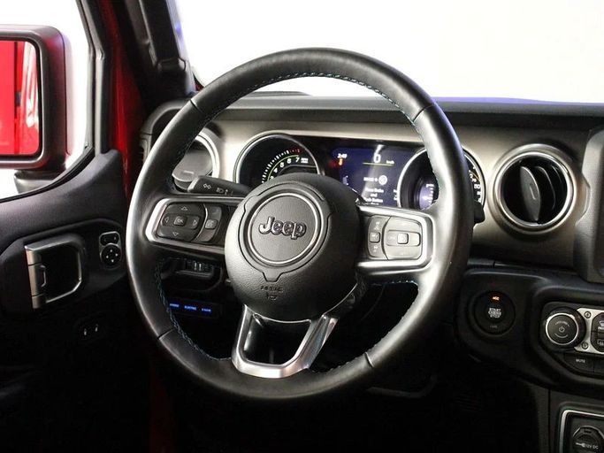 Подержанный Jeep Wrangler Rubicon IV (JL), 2.0 л, 2022 в Дубае от Hot Wheel Used Motors Красный цвет. Other | AUTO.AE