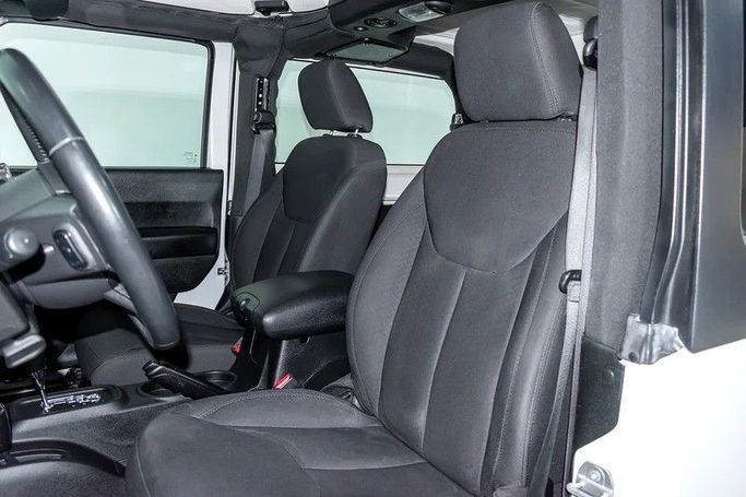 Подержанный Jeep Wrangler IV (JL), 3.6 л, 2018 в Дубае от AG Motors Белый цвет. GCC | AUTO.AE