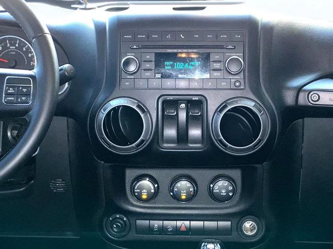 Подержанный Jeep Wrangler III (JK), 3.6 л, 2017 в Дубае от Andaleeb Cars Серый цвет. GCC | AUTO.AE