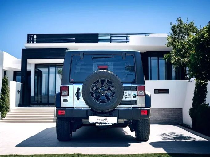 Подержанный Jeep Wrangler III (JK), 3.6 л, 2017 в Дубае от Andaleeb Cars Серый цвет. GCC | AUTO.AE