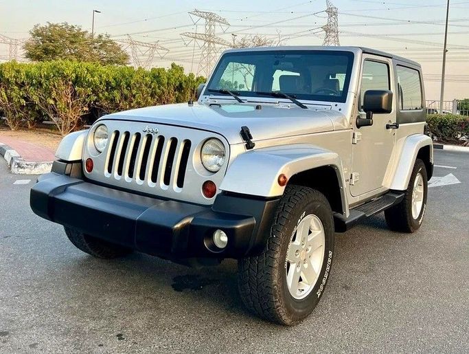 Подержанный Jeep Wrangler III (JK), 3.8 л, 2009 в Дубае от Designo Cars Trading Серебристый цвет. GCC | AUTO.AE
