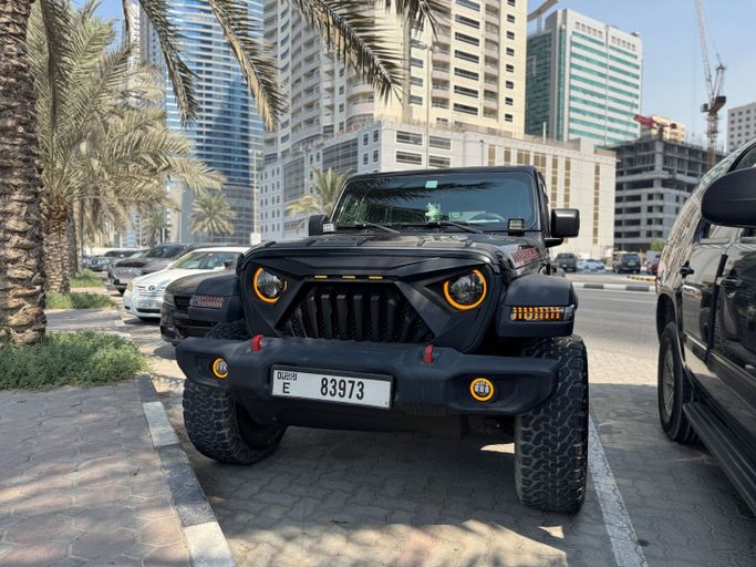 Used Jeep Wrangler IV (JL), 3.6 l, 2020 in Dubai, Black color. GCC Specs | AUTO.AE