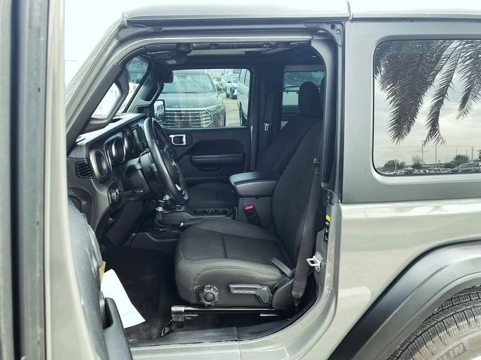 Used Jeep Wrangler IV (JL), 3.6 l, 2020 in Dubai by Japan Motors, Grey color. American Specs | AUTO.AE