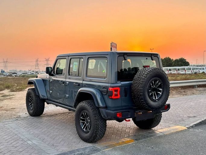 Новый Jeep Wrangler IV (JL) Рестайлинг, 3.6 л, 2025 в Дубае от Allied Motors Серый цвет. GCC | AUTO.AE