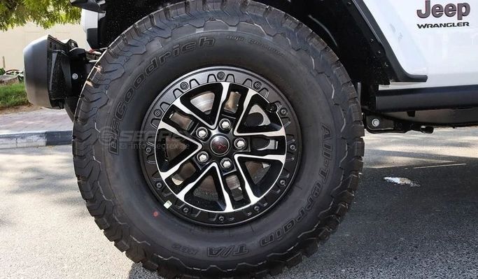 New Jeep Wrangler IV (JL) Facelift, 2.0 l, 2024 in Dubai by Segrex Auto, White color. GCC Specs | AUTO.AE