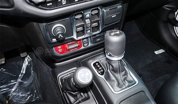 New Jeep Wrangler IV (JL) Facelift, 2.0 l, 2024 in Dubai by Segrex Auto, White color. GCC Specs | AUTO.AE