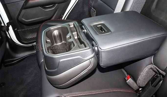 New Jeep Wrangler IV (JL) Facelift, 2.0 l, 2024 in Dubai by Segrex Auto, White color. GCC Specs | AUTO.AE