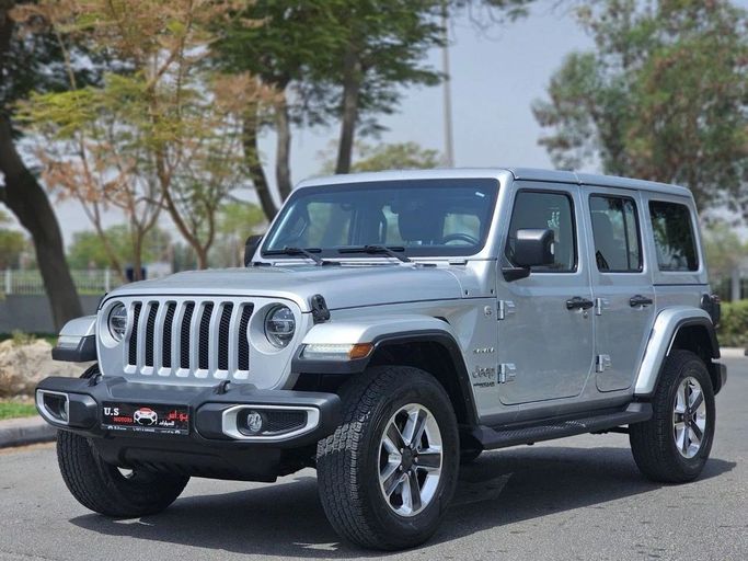 Подержанный Jeep Wrangler IV (JL), 3.6 л, 2022 в Дубае от US Motors Серебристый цвет. GCC | AUTO.AE