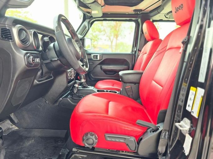 Used Jeep Wrangler IV (JL), 3.6 l, 2020 in Dubai by US Motors, Black color. GCC Specs | AUTO.AE