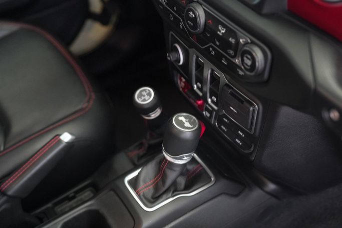 مستعملة Jeep Wrangler IV (JL), 3.6 l, 2023 في في دبي من Exotic Cars، اللون أخضر. مواصفات الخليج | AUTO.AE