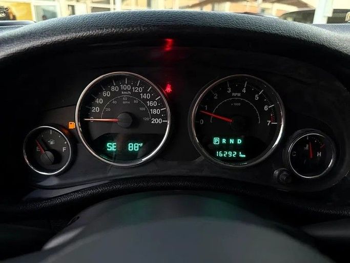 Подержанный Jeep Wrangler III (JK), 3.6 л, 2016 в Дубае от Platform Used Cars Серебристый цвет. GCC | AUTO.AE