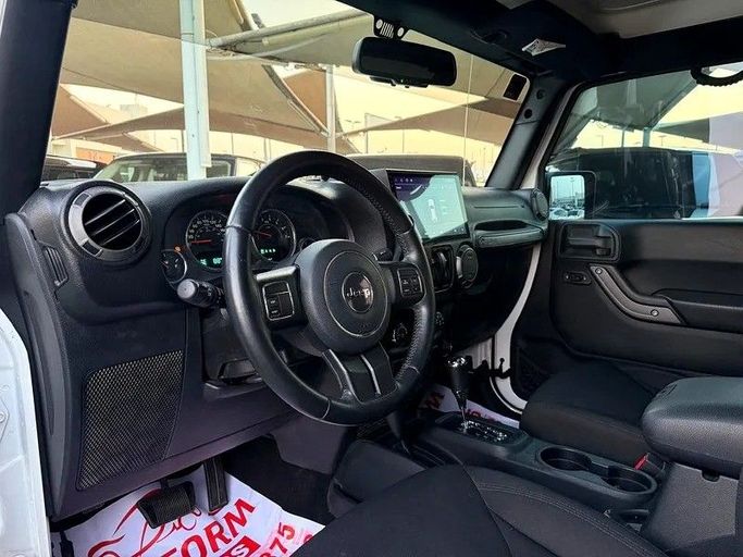 Подержанный Jeep Wrangler III (JK), 3.6 л, 2016 в Дубае от Platform Used Cars Серебристый цвет. GCC | AUTO.AE