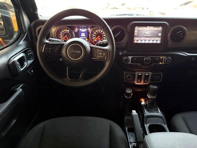 Подержанный Jeep Wrangler III (JK), 3.6 л, 2018 в Дубае от Al Qemah Used Cars Серый цвет. GCC | AUTO.AE