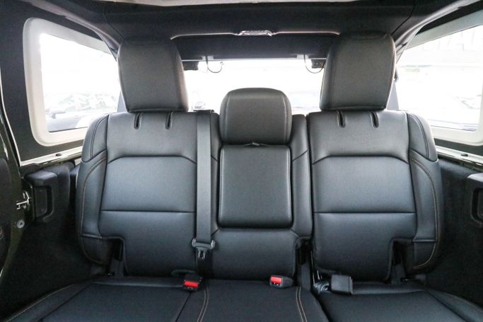 Новый Jeep Wrangler IV (JL) Рестайлинг, 2.0 л, 2024 в Дубае от Atlantic Motors FZCO Зеленый цвет.  | AUTO.AE