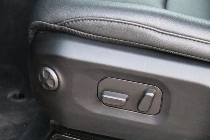 Новый Jeep Wrangler IV (JL) Рестайлинг, 2.0 л, 2024 в Дубае от Atlantic Motors FZCO Желтый цвет.  | AUTO.AE