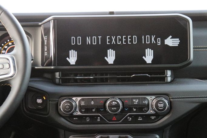 Новый Jeep Wrangler IV (JL) Рестайлинг, 2.0 л, 2024 в Дубае от Atlantic Motors FZCO Красный цвет.  | AUTO.AE