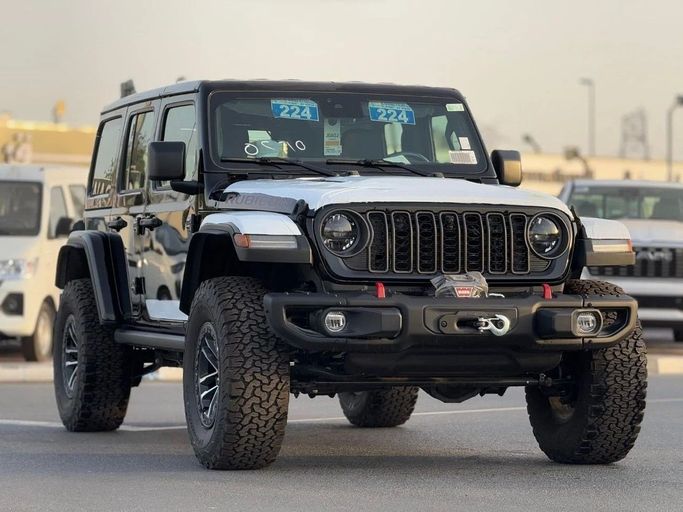 Новый Jeep Wrangler IV (JL) Рестайлинг, 2.0 л, 2025 в Дубае от Al Rawnaq Motors  Черный цвет. GCC | AUTO.AE