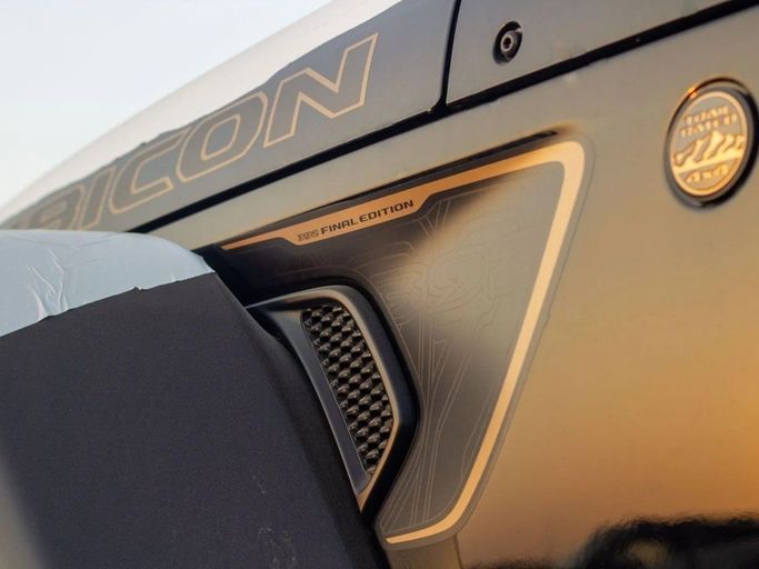 New Jeep Wrangler IV (JL) Facelift, 6.4 l, 2025 in Dubai by Al Rawnaq Motors , Black color. GCC Specs | AUTO.AE