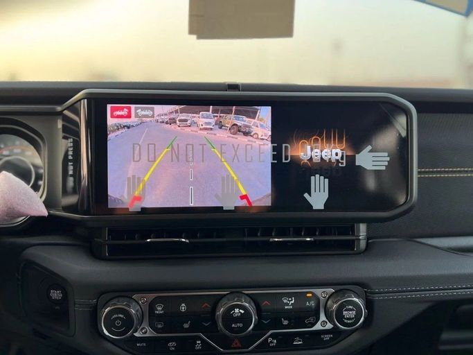 Новый Jeep Wrangler IV (JL) Рестайлинг, 6.4 л, 2025 в Дубае от Al Rawnaq Motors  Белый цвет. GCC | AUTO.AE