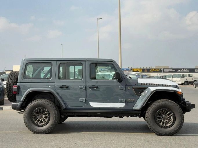 Новый Jeep Wrangler IV (JL) Рестайлинг, 6.4 л, 2025 в Дубае от Al Rawnaq Motors  Серый цвет. GCC | AUTO.AE